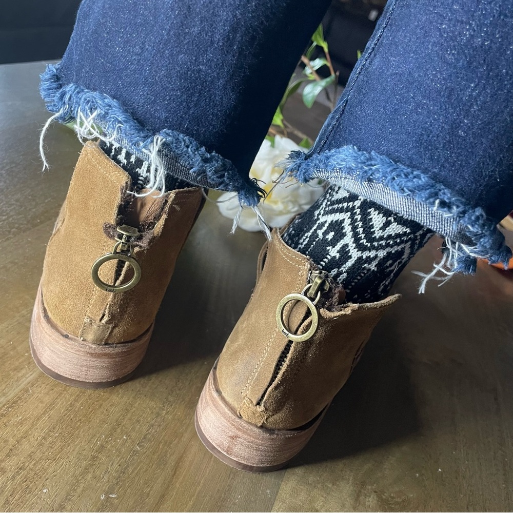 beek.. Falcon Suede Ankle Bootie - Picture 7 of 16